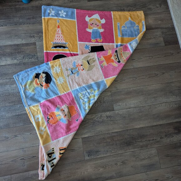 Disney Parks Original Souvenir It's A Small World Cozy Throw Blanket 40x70 - Picture 6 of 8